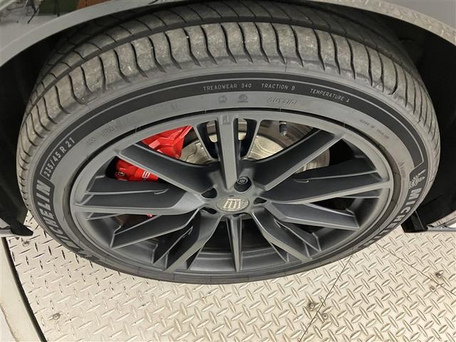 クラウンスポーツ ＲＳ　サンルーフ　メモリーナビ　ナビＴＶ　地デジ　バックカメラ　ＥＴＣ　４ＷＤ　ミュージックプレイヤー接続可　パワーシート　クルーズコントロール　盗難防止装置　横滑り防止機能　キーレス　スマートキー（39枚目）