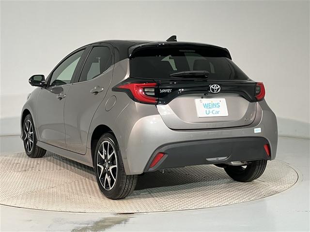 ヤリス ハイブリッドＺ　当社元試乗車　ＴＳＳ　フルセグテレビ　オートエアコン　全周囲モニター　ＬＥＤライト　クルコン　ＥＴＣ２．０　ドライブレコーダー　ＥＳＣ　ミュージックプレイヤー接続可　アルミホイール（4枚目）