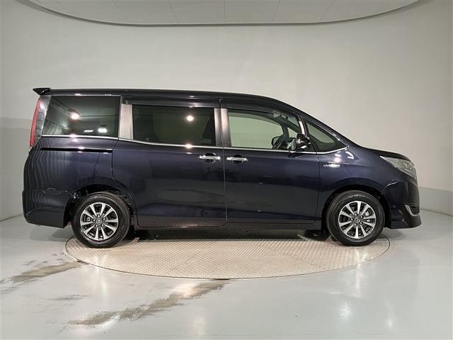 エスクァイア ハイブリッドGi プレミアムパッケージ 地上デジタル 衝突被害軽減 LEDライト 1オナ Bカメラ クルコン スマートキー メモリナビ ナビ&TV キーレス ドラレコ 盗難防止装置 DVD再生 ABS 3列シート ETC アルミ 両自動ドア(3枚目)