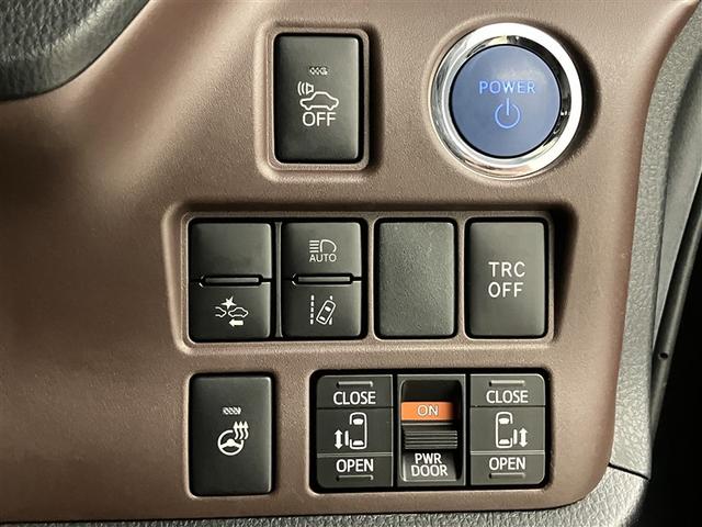 エスクァイア ハイブリッドGi プレミアムパッケージ 地上デジタル 衝突被害軽減 LEDライト 1オナ Bカメラ クルコン スマートキー メモリナビ ナビ&TV キーレス ドラレコ 盗難防止装置 DVD再生 ABS 3列シート ETC アルミ 両自動ドア(15枚目)