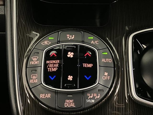 エスクァイア ハイブリッドGi プレミアムパッケージ 地上デジタル 衝突被害軽減 LEDライト 1オナ Bカメラ クルコン スマートキー メモリナビ ナビ&TV キーレス ドラレコ 盗難防止装置 DVD再生 ABS 3列シート ETC アルミ 両自動ドア(18枚目)