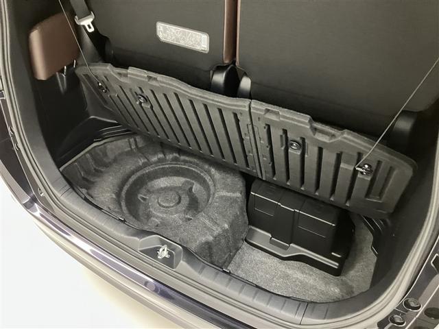 エスクァイア ハイブリッドGi プレミアムパッケージ 地上デジタル 衝突被害軽減 LEDライト 1オナ Bカメラ クルコン スマートキー メモリナビ ナビ&TV キーレス ドラレコ 盗難防止装置 DVD再生 ABS 3列シート ETC アルミ 両自動ドア(37枚目)