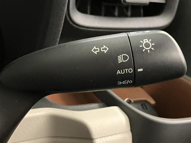 シエンタ ハイブリッドZ Bカメラ 3列シート カーテンエアバック AC100V ABS エアバッグ キーレス LEDライト DVD フルセグテレビ オートクルーズコントロール ミュージックプレイヤー接続可 ナビTV 4WD(22枚目)