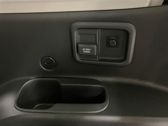 シエンタ ハイブリッドZ Bカメラ 3列シート カーテンエアバック AC100V ABS エアバッグ キーレス LEDライト DVD フルセグテレビ オートクルーズコントロール ミュージックプレイヤー接続可 ナビTV 4WD(32枚目)