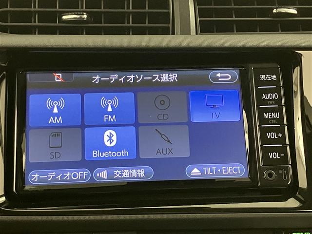 アクア Ｘ－アーバン　ソリッド　Ｂカメラ　横滑り防止装置　ワンセグＴＶ　パワーウインドウ　オートエアコン　ＥＴＣ車載器　スマートエントリー　ＬＥＤヘッドライト　ＡＢＳ　ナビ＆ＴＶ　エアバック　アルミホイール　キーフリーシステム（9枚目）