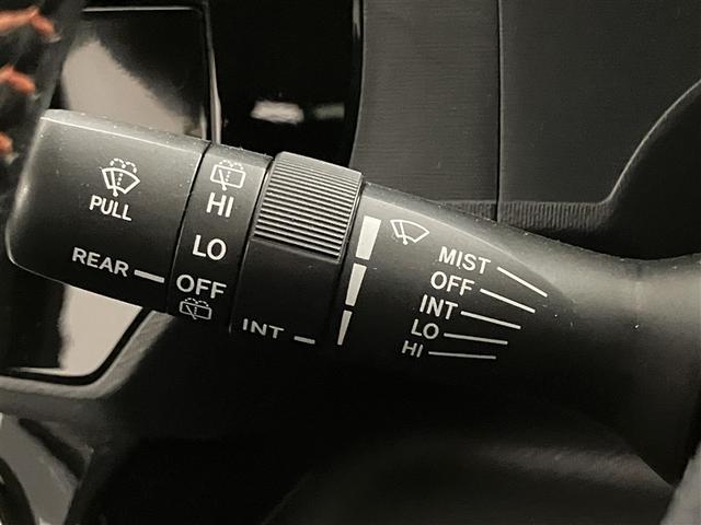 アクア Ｘ－アーバン　ソリッド　Ｂカメラ　横滑り防止装置　ワンセグＴＶ　パワーウインドウ　オートエアコン　ＥＴＣ車載器　スマートエントリー　ＬＥＤヘッドライト　ＡＢＳ　ナビ＆ＴＶ　エアバック　アルミホイール　キーフリーシステム（16枚目）