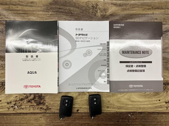 アクア Ｘ－アーバン　ソリッド　Ｂカメラ　横滑り防止装置　ワンセグＴＶ　パワーウインドウ　オートエアコン　ＥＴＣ車載器　スマートエントリー　ＬＥＤヘッドライト　ＡＢＳ　ナビ＆ＴＶ　エアバック　アルミホイール　キーフリーシステム（20枚目）