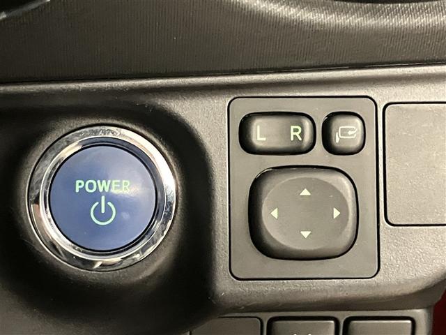 アクア Ｘ－アーバン　ソリッド　Ｂカメラ　横滑り防止装置　ワンセグＴＶ　パワーウインドウ　オートエアコン　ＥＴＣ車載器　スマートエントリー　ＬＥＤヘッドライト　ＡＢＳ　ナビ＆ＴＶ　エアバック　アルミホイール　キーフリーシステム（21枚目）