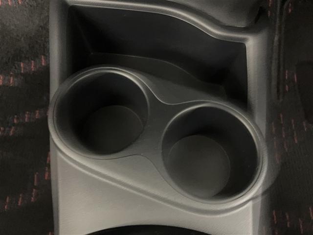 アクア Ｘ－アーバン　ソリッド　Ｂカメラ　横滑り防止装置　ワンセグＴＶ　パワーウインドウ　オートエアコン　ＥＴＣ車載器　スマートエントリー　ＬＥＤヘッドライト　ＡＢＳ　ナビ＆ＴＶ　エアバック　アルミホイール　キーフリーシステム（26枚目）