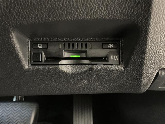 プリウス Ａ　衝突軽減ブレーキシステム　Ｂモニタ　記録簿有　ＬＥＤヘッド　クルーズコントロール　セキュリティー　スマートキー　パワーステアリング　ドライブレコーダー　ＥＴＣ　１オーナー　アルミホイル　オートエアコン（16枚目）