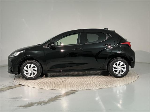 ヤリス ハイブリッドG LEDライト フルセグTV サイドエアバッグ スマートキ Bモニター ETC車載器 横滑り防止装置 クルコン セキュリティアラーム メディアプレイヤー接続 パワステ メモリーナビゲーション キーフリー(2枚目)