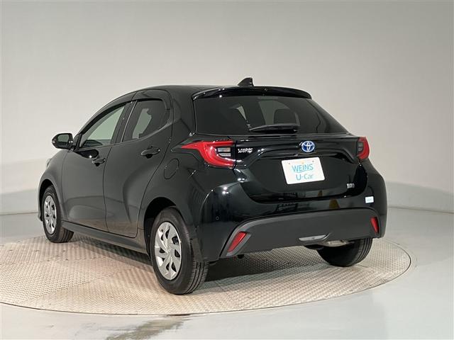 ヤリス ハイブリッドG LEDライト フルセグTV サイドエアバッグ スマートキ Bモニター ETC車載器 横滑り防止装置 クルコン セキュリティアラーム メディアプレイヤー接続 パワステ メモリーナビゲーション キーフリー(4枚目)