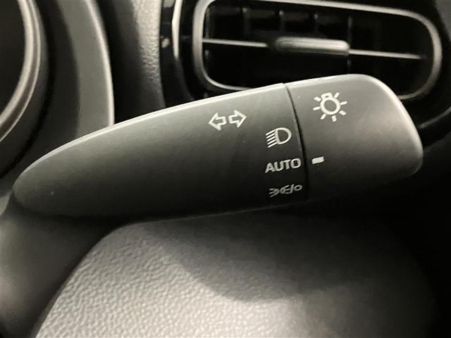 ヤリス ハイブリッドG LEDライト フルセグTV サイドエアバッグ スマートキ Bモニター ETC車載器 横滑り防止装置 クルコン セキュリティアラーム メディアプレイヤー接続 パワステ メモリーナビゲーション キーフリー(17枚目)