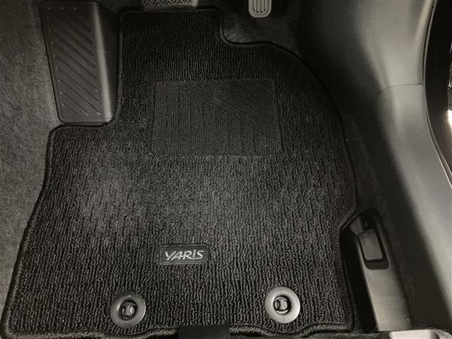 ヤリス ハイブリッドG LEDライト フルセグTV サイドエアバッグ スマートキ Bモニター ETC車載器 横滑り防止装置 クルコン セキュリティアラーム メディアプレイヤー接続 パワステ メモリーナビゲーション キーフリー(33枚目)