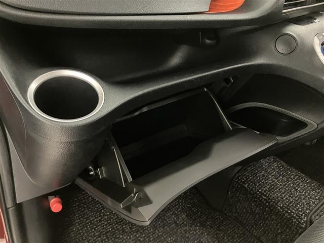 シエンタ ハイブリッド　ファンベースＧ　ＥＳＣ　プリクラッシュセーフティー　パワステ　メディアプレイヤー接続　運転席エアバック　バックモニタ－　イモビライザー　フルセグＴＶ　クルコン　１オナ　スマートキー　キーフリーシステム　ＥＴＣ　ＤＶＤ（28枚目）