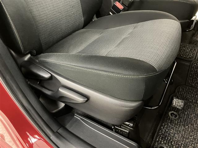 シエンタ ハイブリッド　ファンベースＧ　ＥＳＣ　プリクラッシュセーフティー　パワステ　メディアプレイヤー接続　運転席エアバック　バックモニタ－　イモビライザー　フルセグＴＶ　クルコン　１オナ　スマートキー　キーフリーシステム　ＥＴＣ　ＤＶＤ（29枚目）