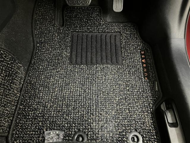 シエンタ ハイブリッド　ファンベースＧ　ＥＳＣ　プリクラッシュセーフティー　パワステ　メディアプレイヤー接続　運転席エアバック　バックモニタ－　イモビライザー　フルセグＴＶ　クルコン　１オナ　スマートキー　キーフリーシステム　ＥＴＣ　ＤＶＤ（33枚目）