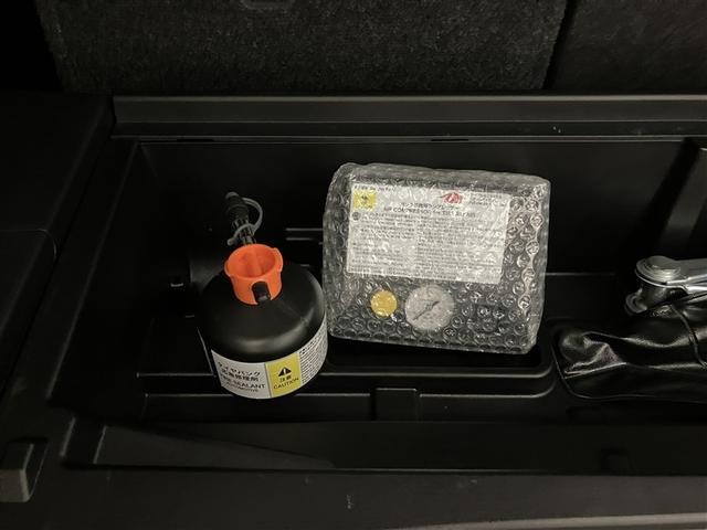 シエンタ ハイブリッド　ファンベースＧ　ＥＳＣ　プリクラッシュセーフティー　パワステ　メディアプレイヤー接続　運転席エアバック　バックモニタ－　イモビライザー　フルセグＴＶ　クルコン　１オナ　スマートキー　キーフリーシステム　ＥＴＣ　ＤＶＤ（38枚目）