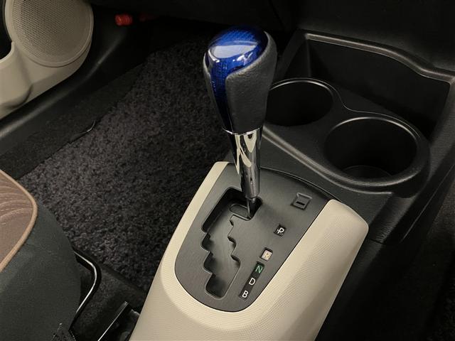 アクア Ｇ　バックモニタ　セキュリティー　メンテナンスノート　ドライブレコーダ　デュアルエアバック　ナビＴＶ　パワーウィンドウ　ＥＳＣ　ＡＴエアコン　ＡＢＳ　パワーステアリング　運転席エアバッグ　ＥＴＣ　ＡＵＸ（16枚目）