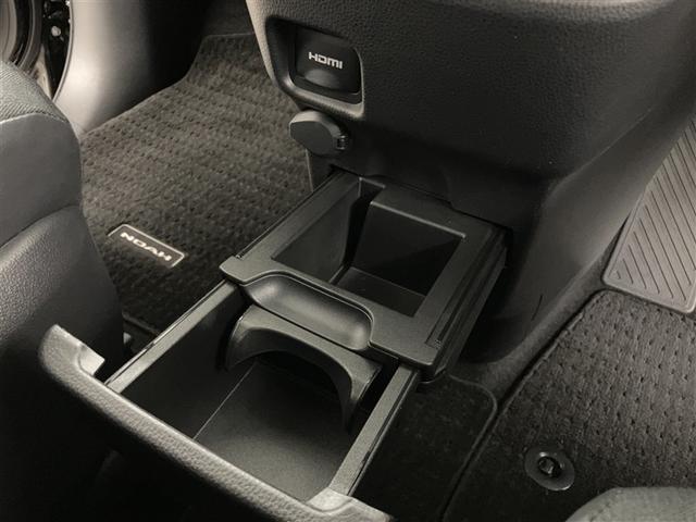 ノア G 衝突軽減ブレーキ 地上デジタル LEDライト アルミ キーフリー クルコン 盗難防止装置 DVD再生 横滑り防止 3列シート メモリーナビ Bカメラ ミュージックプレイヤー接続可 ドラレコ ETC(26枚目)