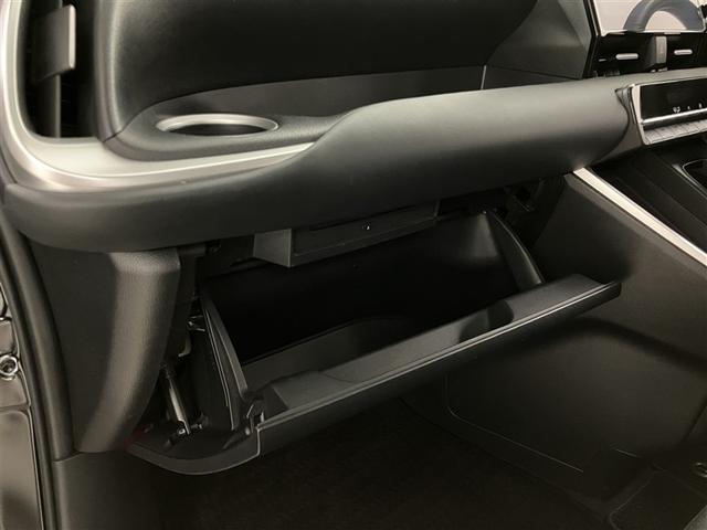 ノア G 衝突軽減ブレーキ 地上デジタル LEDライト アルミ キーフリー クルコン 盗難防止装置 DVD再生 横滑り防止 3列シート メモリーナビ Bカメラ ミュージックプレイヤー接続可 ドラレコ ETC(28枚目)