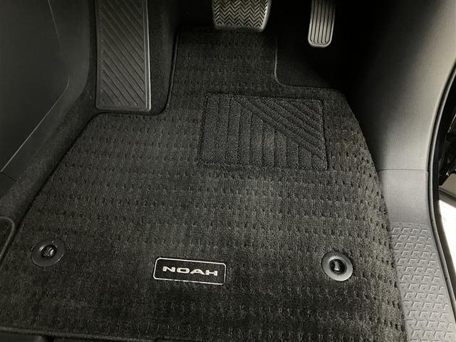 ノア G 衝突軽減ブレーキ 地上デジタル LEDライト アルミ キーフリー クルコン 盗難防止装置 DVD再生 横滑り防止 3列シート メモリーナビ Bカメラ ミュージックプレイヤー接続可 ドラレコ ETC(34枚目)