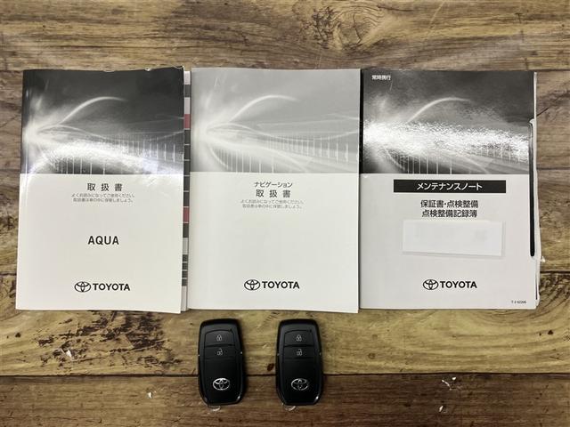 アクア X 踏み間違い防止 100V イモビ ナビ&TV ドライブレコーダー フルセグ 点検記録簿 LEDヘッドライト スマートキー 横滑り防止機能 キーレスエントリー ワンオーナー オートクルーズ ETC(20枚目)