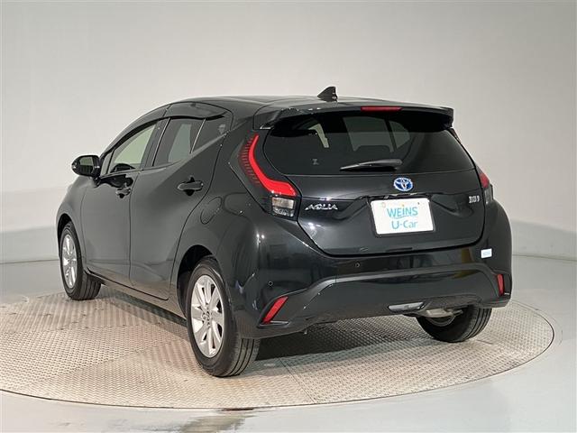 アクア Z LEDヘッドライト スマートキー 100V電源 イモビライザー アルミホイール オートクルーズコントロール 点検記録簿 フルセグTV エアコン ESC ナビ&TV カーテンエアバッグ キーレス ABS(4枚目)