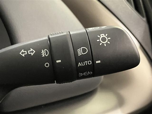 アクア Z LEDヘッドライト スマートキー 100V電源 イモビライザー アルミホイール オートクルーズコントロール 点検記録簿 フルセグTV エアコン ESC ナビ&TV カーテンエアバッグ キーレス ABS(17枚目)