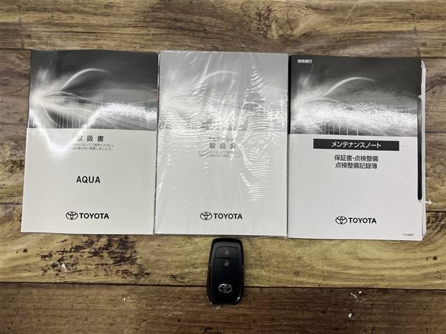 アクア Z LEDヘッドライト スマートキー 100V電源 イモビライザー アルミホイール オートクルーズコントロール 点検記録簿 フルセグTV エアコン ESC ナビ&TV カーテンエアバッグ キーレス ABS(20枚目)