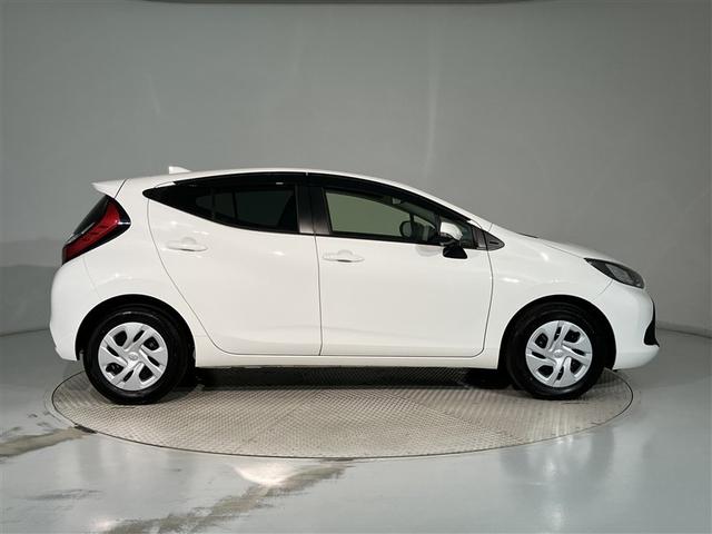 アクア Ｘ　踏み間違い防止　１００Ｖ　イモビ　点検記録簿　ＬＥＤヘッドライト　スマートキー　横滑り防止機能　キーレスエントリー　ワンオーナー　オートクルーズ　オートエアコン　ＥＴＣ　カーテンエアバッグ　ＡＢＳ（3枚目）