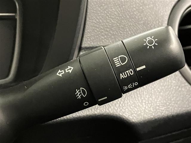 カローラフィールダー ハイブリッド EX 衝突軽減 地デジTV 1オーナー スマートキー&プッシュスタート サイドエアバック Bモニター ドラレコ オートエアコン 横滑り防止装置 ナビTV ETC キーレス メモリーナビ DVD再生 ABS(17枚目)