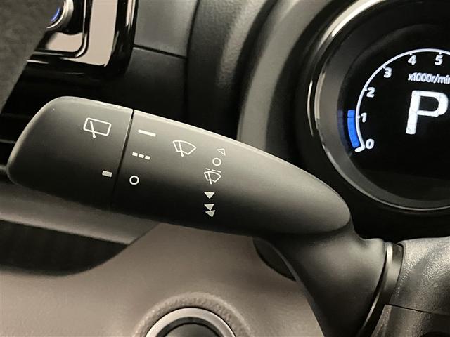 ヤリス Ｇ　バックモニタ－　誤発進抑制機能　ドライブレコーダ　１オーナー車　スマートキー　盗難防止装置　横滑り防止機能　キーレス　オートエアコン　メモリーナビ　ＡＢＳ　運転席エアバック　サイドエアバッグ　記録簿有（16枚目）