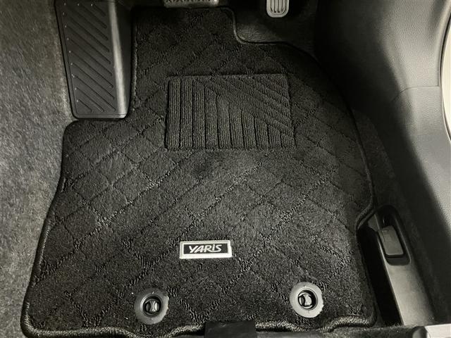 ヤリス Ｇ　バックモニタ－　誤発進抑制機能　ドライブレコーダ　１オーナー車　スマートキー　盗難防止装置　横滑り防止機能　キーレス　オートエアコン　メモリーナビ　ＡＢＳ　運転席エアバック　サイドエアバッグ　記録簿有（34枚目）