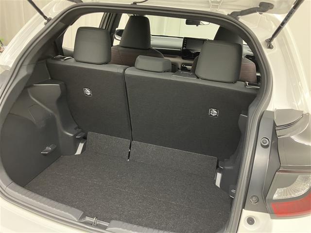 ヤリス Ｇ　バックモニタ－　誤発進抑制機能　ドライブレコーダ　１オーナー車　スマートキー　盗難防止装置　横滑り防止機能　キーレス　オートエアコン　メモリーナビ　ＡＢＳ　運転席エアバック　サイドエアバッグ　記録簿有（37枚目）