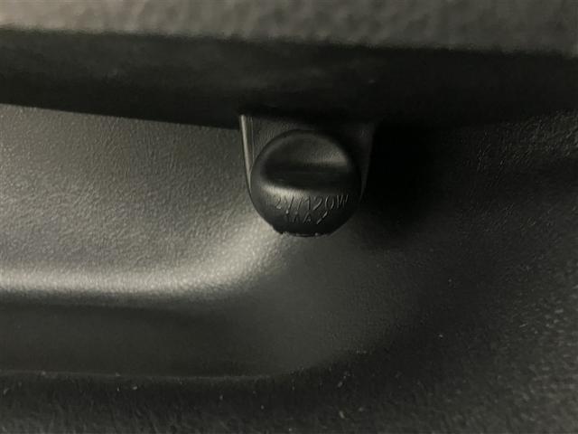 シエンタ ハイブリッドG クエロ 点検記録簿 地デジTV 盗難防止 横滑り防止 LEDライト クルコン ドライブレコーダー スマートキー ETC バックモニタ DVD オ-トエアコン AUX メモリ-ナビ エアバッグ AW 3列シート(26枚目)