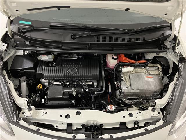 シエンタ ハイブリッドG クエロ 点検記録簿 地デジTV 盗難防止 横滑り防止 LEDライト クルコン ドライブレコーダー スマートキー ETC バックモニタ DVD オ-トエアコン AUX メモリ-ナビ エアバッグ AW 3列シート(40枚目)