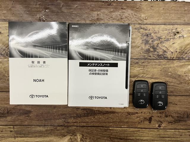 ノア Ｓ－Ｇ　ワンオーナー車　横滑り防止　Ｂモニター　両側自動ドア　クルコン　スマートキ　アルミホイール　ＡＡＣ　ＥＴＣ車載器　イモビライザー　ＬＥＤライト　キーレス　ウォークスルー　記録簿　３列シート　ＤＶＤ（20枚目）