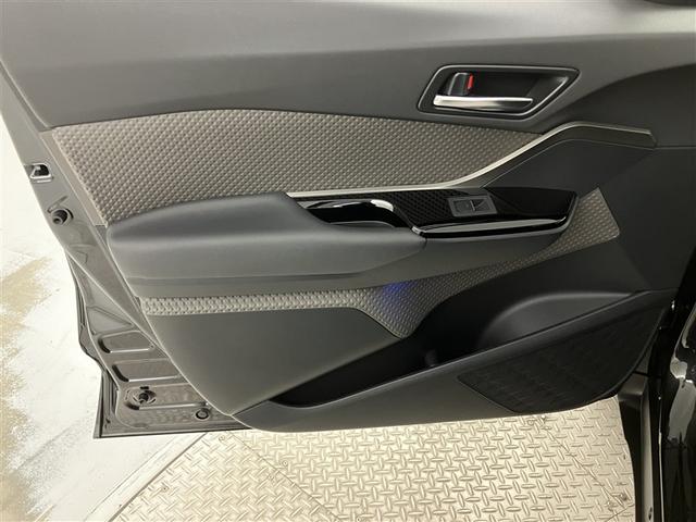 C-HR G 衝突軽減 ESC キーレスエントリー LEDライト Bカメ 盗難防止システム ワンオ-ナ- 半革シート オートクルーズコントロール スマートキー アルミホイール ナビ付 フルオートエアコン ABS(30枚目)