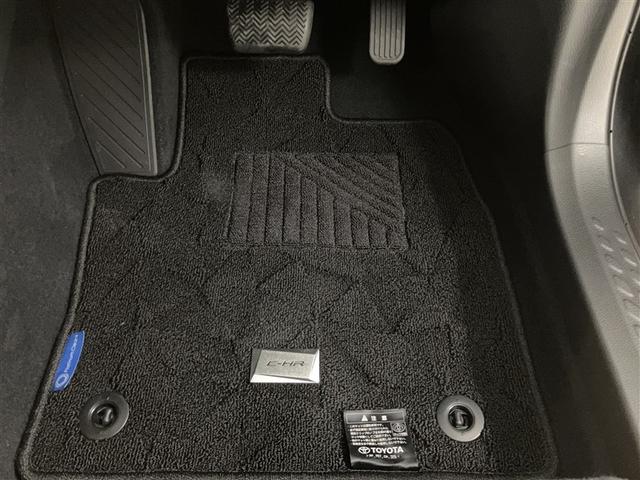 C-HR G 衝突軽減 ESC キーレスエントリー LEDライト Bカメ 盗難防止システム ワンオ-ナ- 半革シート オートクルーズコントロール スマートキー アルミホイール ナビ付 フルオートエアコン ABS(32枚目)