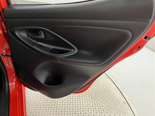 ヤリス Ｇ　リアカメラ　ＴＳＳ　１オーナー　盗難防止　スマートキー　オートエアコン　横滑り防止機能　メモリナビ　ドライブレコーダー　ＥＴＣ　キーレス　ＡＢＳ　エアバッグ　ミュージックプレイヤー接続可　ナビ（32枚目）