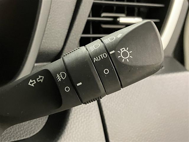 ルーミー カスタムＧ　両側オートドア　衝突軽減Ｂ　ＬＥＤヘットライト　リアカメラ　フルセグＴＶ　クルコン　キーレスエントリー　ドライブレコーダー　フルオートエアコン　アルミホイル　ＥＴＣ　横滑り防止　ウォークスルー　ＰＷ（23枚目）