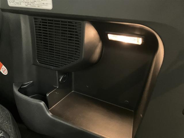 ルーミー カスタムＧ　両側オートドア　衝突軽減Ｂ　ＬＥＤヘットライト　リアカメラ　フルセグＴＶ　クルコン　キーレスエントリー　ドライブレコーダー　フルオートエアコン　アルミホイル　ＥＴＣ　横滑り防止　ウォークスルー　ＰＷ（32枚目）