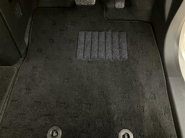 ルーミー カスタムＧ　両側オートドア　衝突軽減Ｂ　ＬＥＤヘットライト　リアカメラ　フルセグＴＶ　クルコン　キーレスエントリー　ドライブレコーダー　フルオートエアコン　アルミホイル　ＥＴＣ　横滑り防止　ウォークスルー　ＰＷ（33枚目）