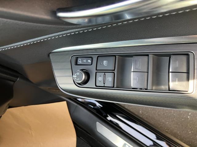 ハリアー Ｇ　衝突回避ブレーキ　追従型クルコン　車線逸脱警告　バックモニタ－　ＥＴＣ車載器　パワーウインドウ　禁煙　スマキー　ＡＢＳ　エアバッグ（9枚目）