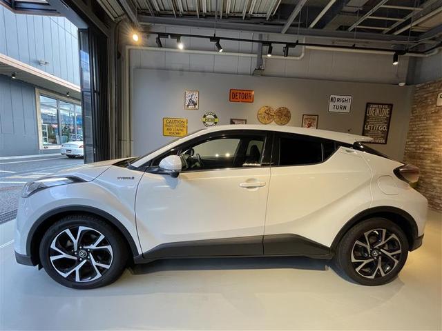 Ｃ－ＨＲ Ｇ　走行７００００キロ　５人　ワンオーナー　シートヒーター　ヘッドライトＬＥＤ　Ｂソナー　メンテナンスノート　ＥＴＣ２．０　Ｂカメラ　オートハイビーム　ワンオーナ　車線逸脱警報装置　ＤＶＤ　メモリナビ（4枚目）