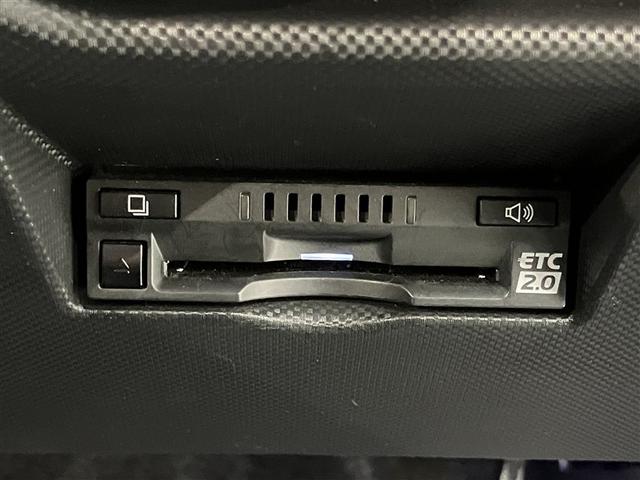 ライズ Ｚ　誤発進抑制機能　エアコン　スマートキー＆プッシュスタート　地デジＴＶ　ＶＳＡ　盗難防止装置　ミュージックプレイヤー接続可　アイドリングストップ機能　クルコン　バックモニター　ナビ＆ＴＶ　アルミホイール（12枚目）