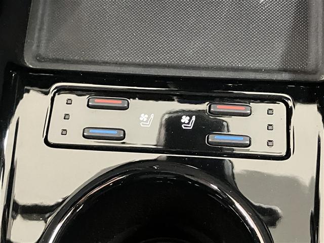 プリウス Aプレミアム 走行距離11980キロ 大型オプションナビ ドライブレコーダー 非常給電コンセント 電動パワーシート  地デジフルセグ  クルコン メモリナビ AC ETC 整備記録簿 キーレスエントリー(17枚目)