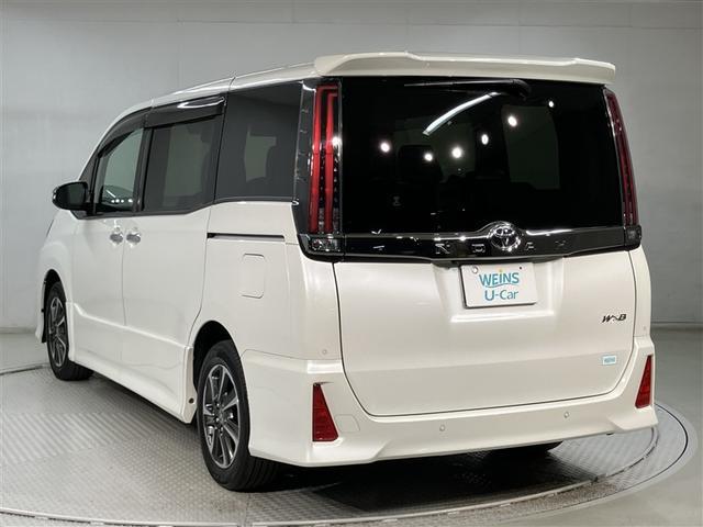 ノア Ｓｉ　ダブルバイビーＩＩＩ　禁煙車　後席モニター　大型オプションナビ　両側電動スライドドア　障害物センサー　衝突軽減ブレーキ　　キーレス　　オートエアコン　デュアルエアバック　１オーナー　アルミホイール　スマートキー（9枚目）