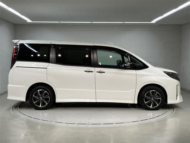 ノア Ｓｉ　ダブルバイビーＩＩＩ　禁煙車　後席モニター　大型オプションナビ　両側電動スライドドア　障害物センサー　衝突軽減ブレーキ　　キーレス　　オートエアコン　デュアルエアバック　１オーナー　アルミホイール　スマートキー（13枚目）